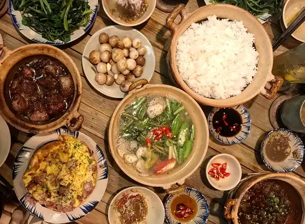 Bữa cơm hằng ngày ở Việt Nam đâu chỉ có mỗi gạo trắng